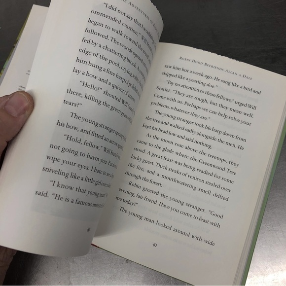 Classic Starts: The Adventures of Robin Hood, Hardback book. - Picture 3 of 6